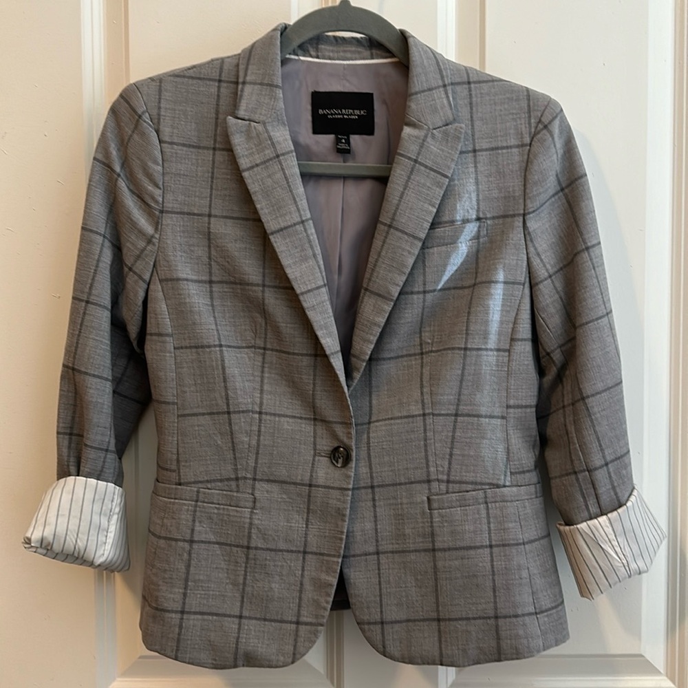 Women’s Banana Republic Grey Blazer - Size 4P